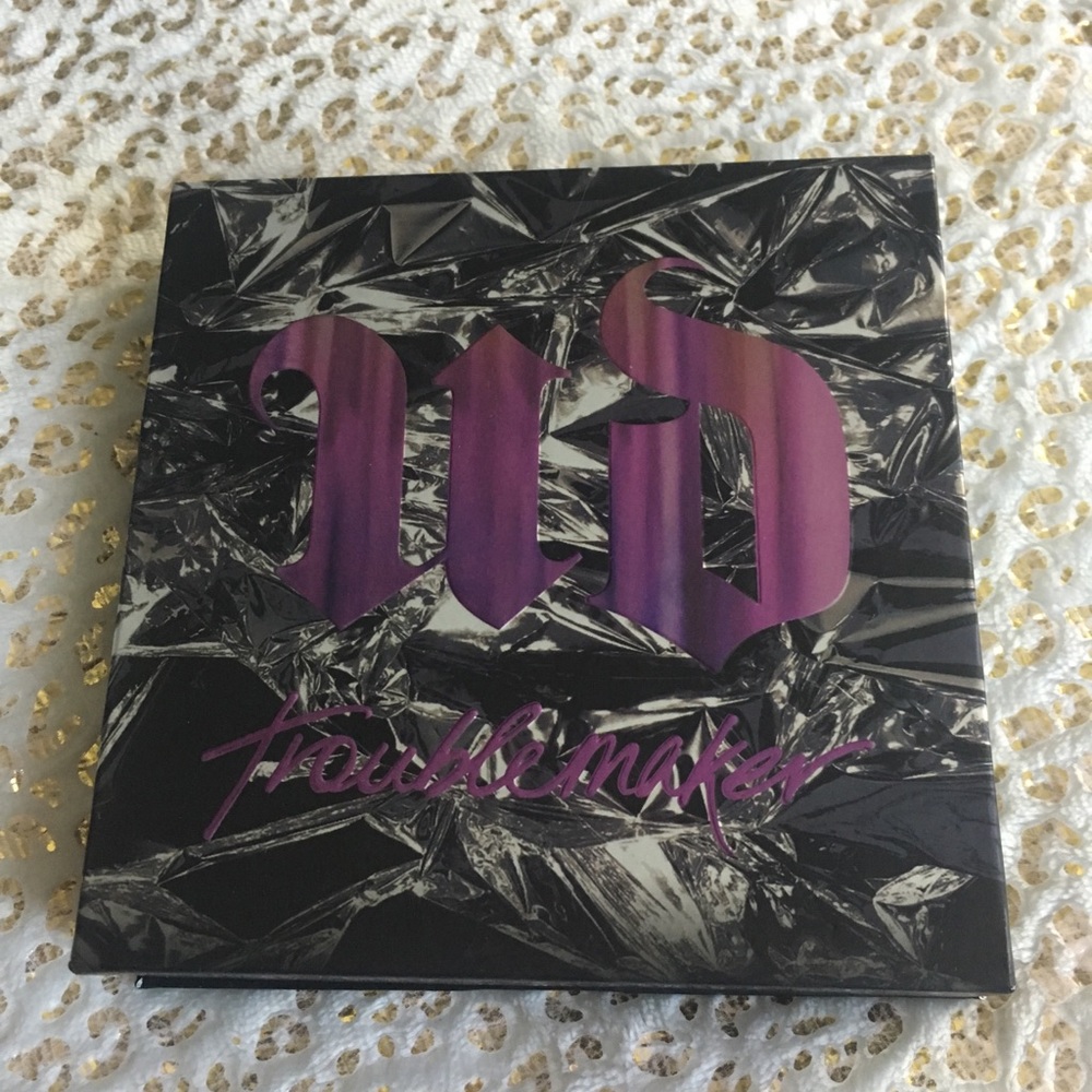 Urban‎ decay eyeshadow palette